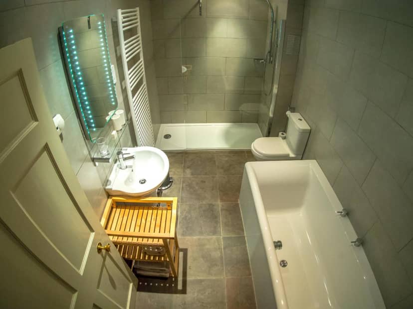 Six Brunton Place Guest House