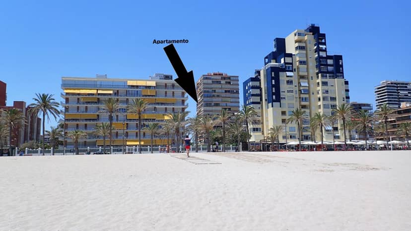 Tortuga Flat — building
