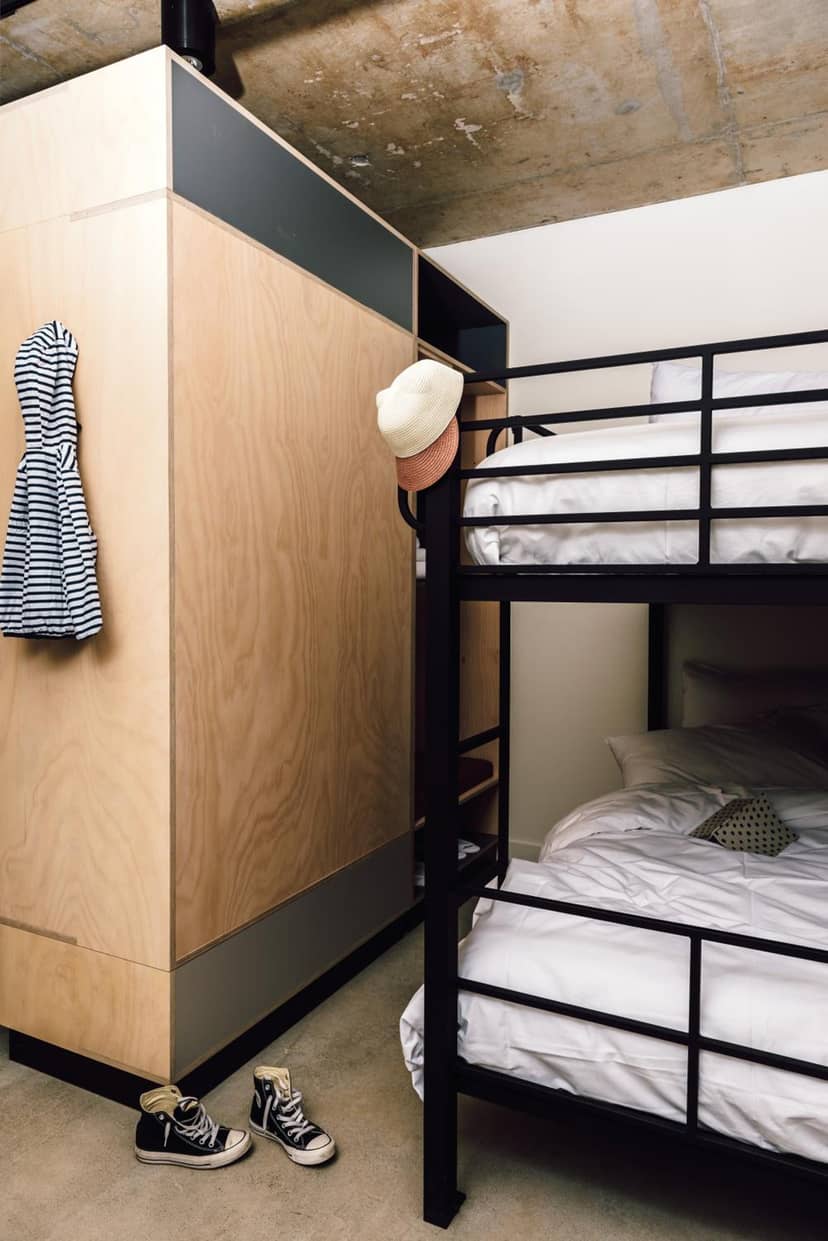 Veriu Broadway — hotel room