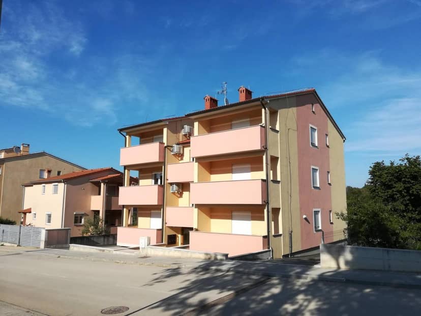 Cornial — building