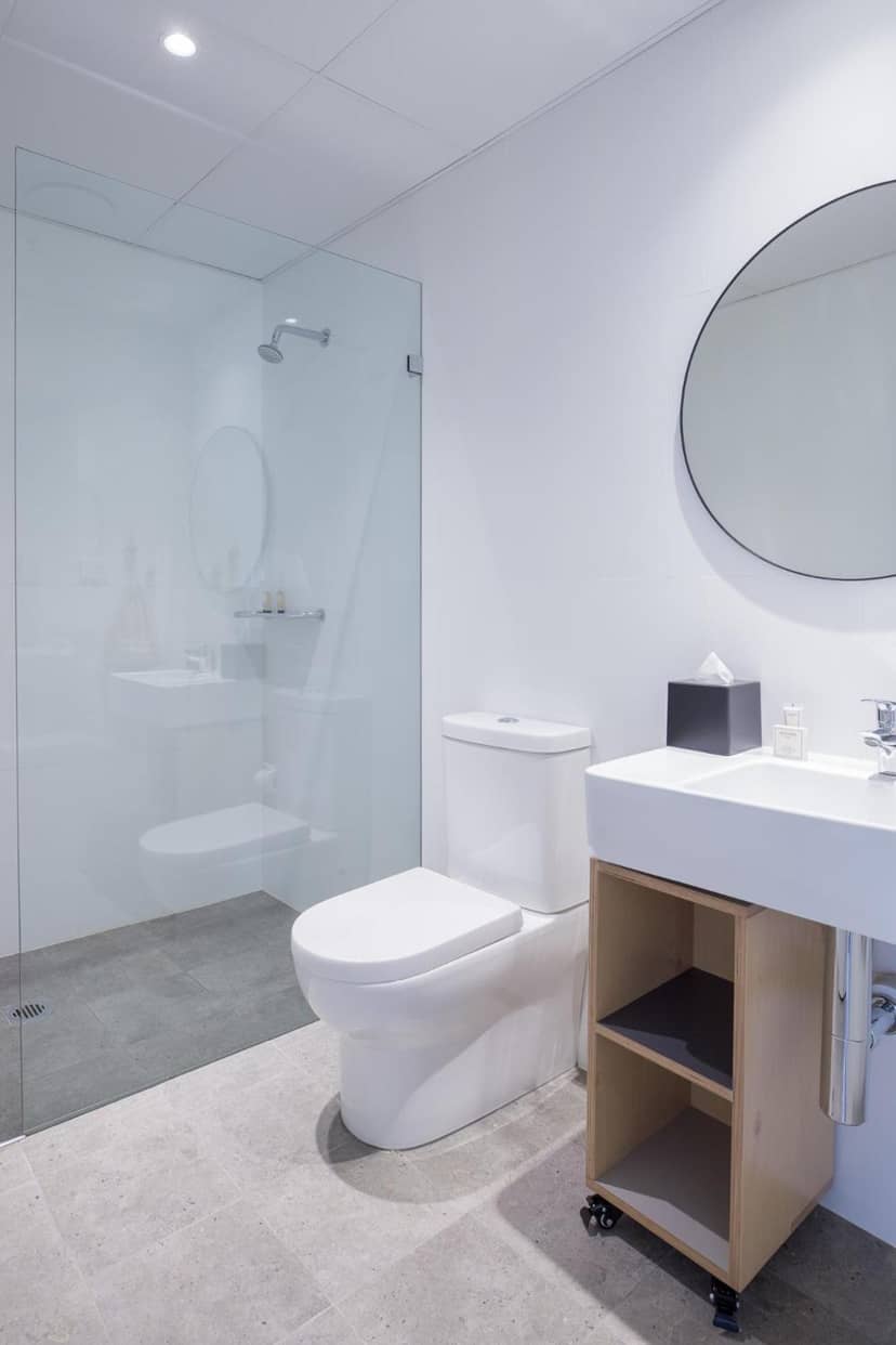 Veriu Broadway — bathroom