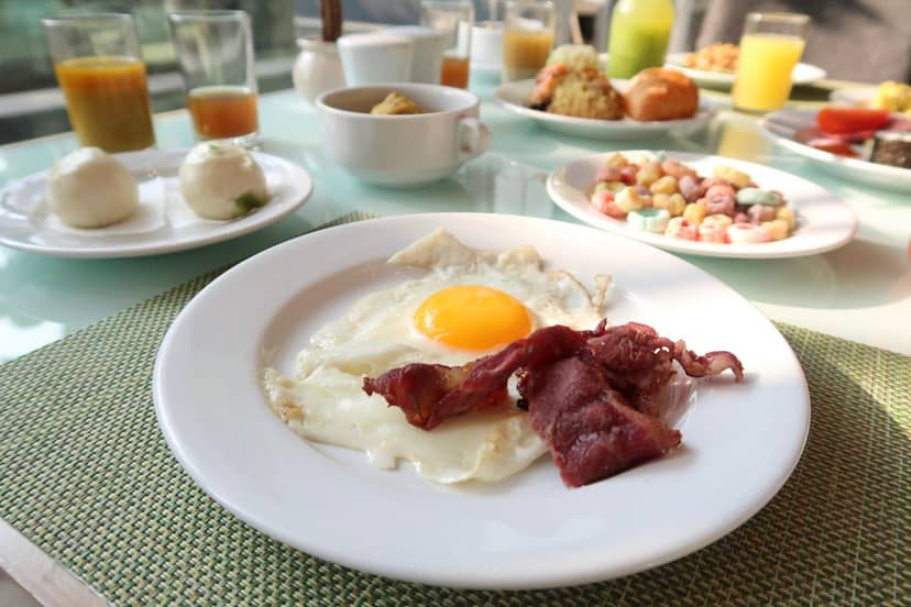 Grand Mercure Jakarta Kemayoran — dining