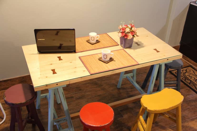 Chan Cha La 99 Hostel — dining