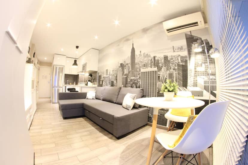 Lovely Studio New York Design — hotel room