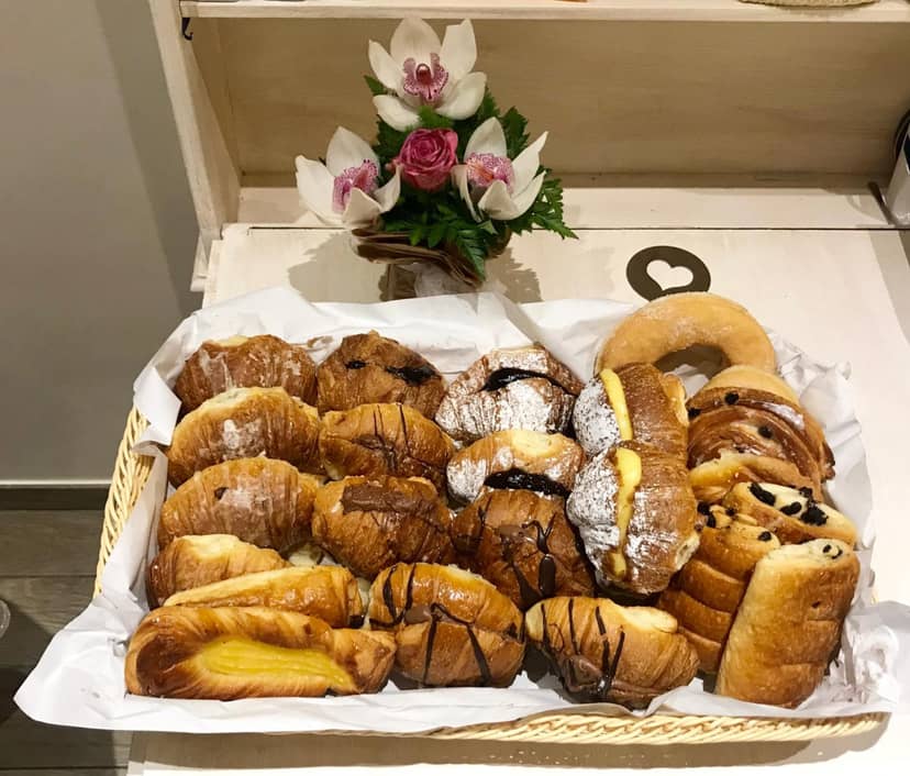 Casa Tua Vaticano Guest House — dining