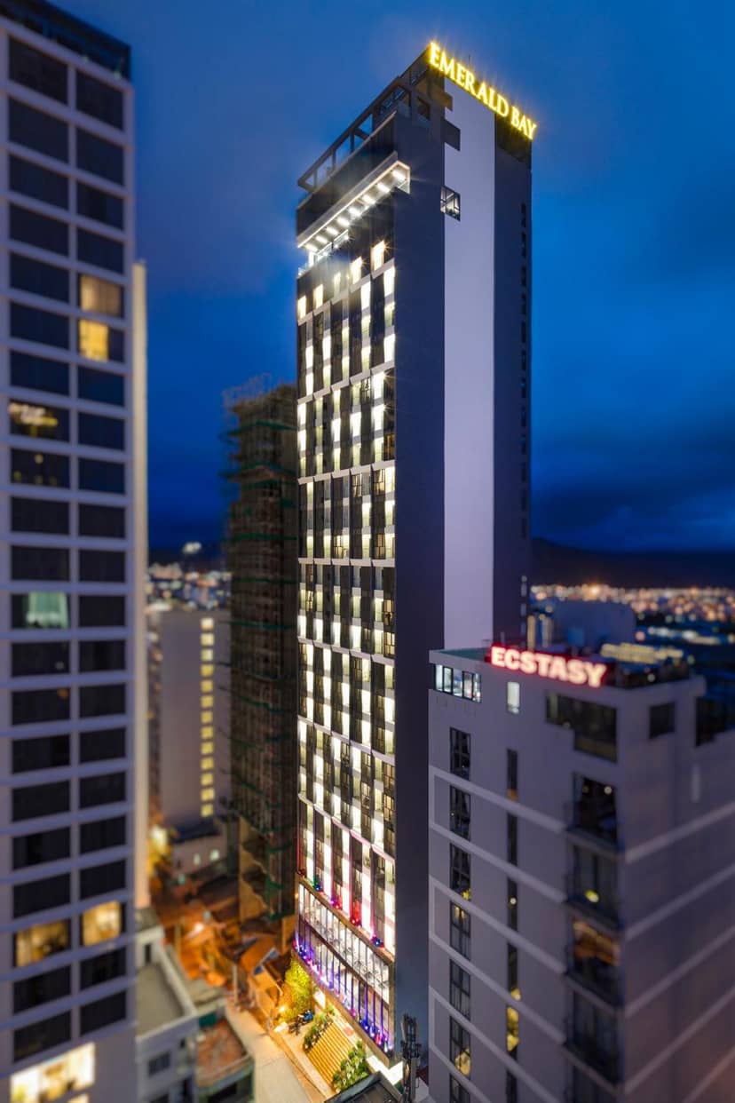 Emerald Bay Hotel & Spa Nha Trang — building
