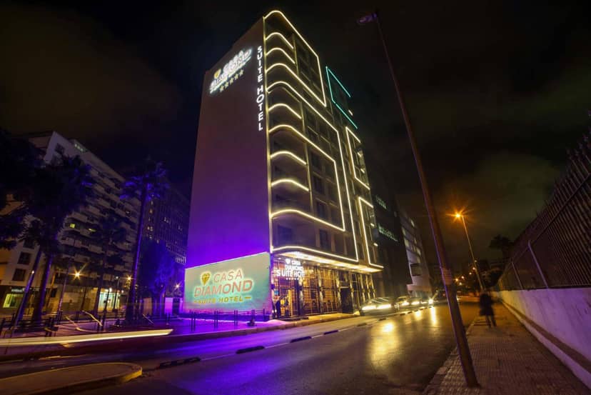 Suite Hotel Casa Diamond — building