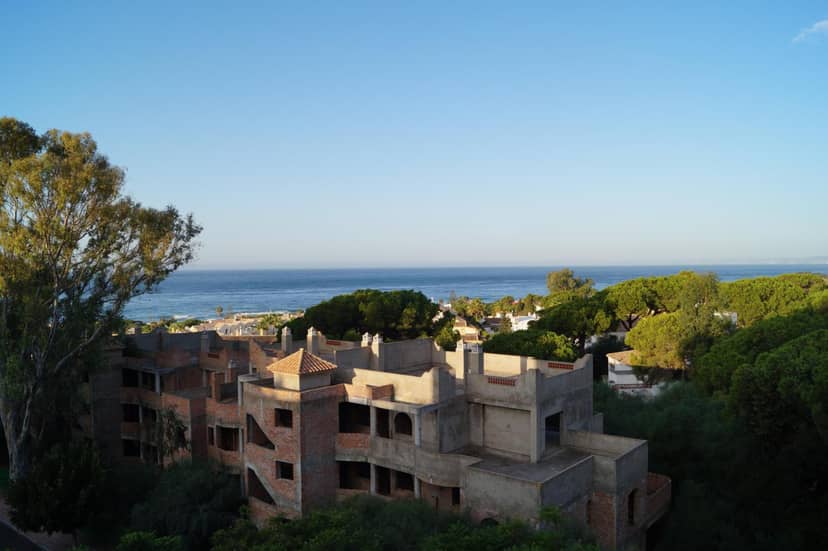 Costabella Penthouse — building