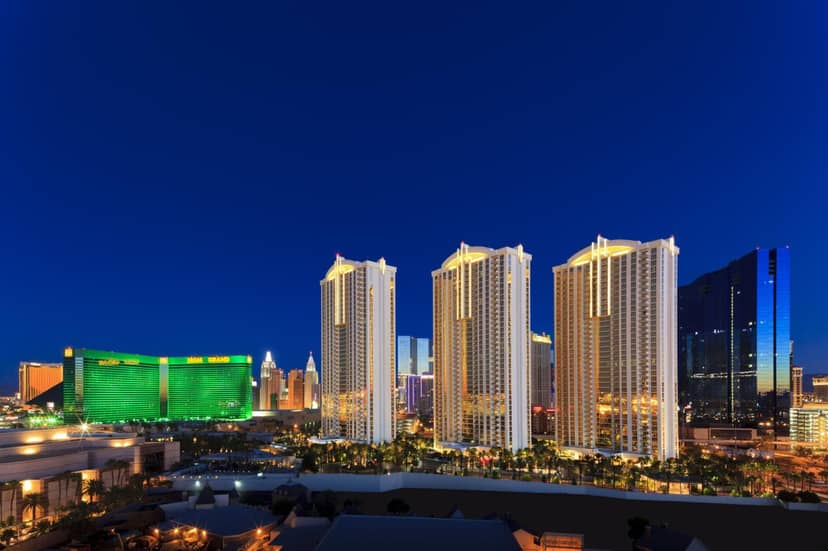 The Signature at MGM Grand - All Suites — building