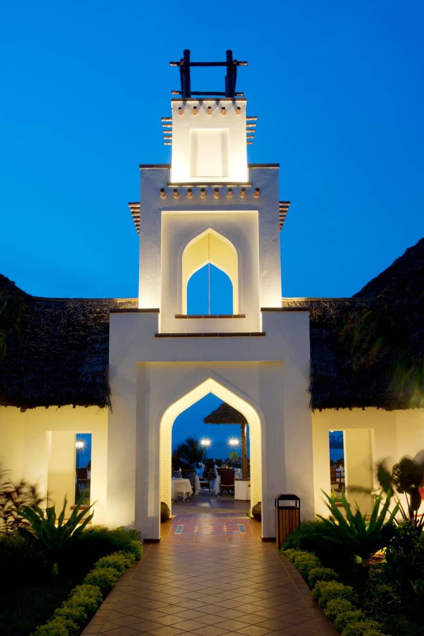 Sea Cliff Resort & Spa — building