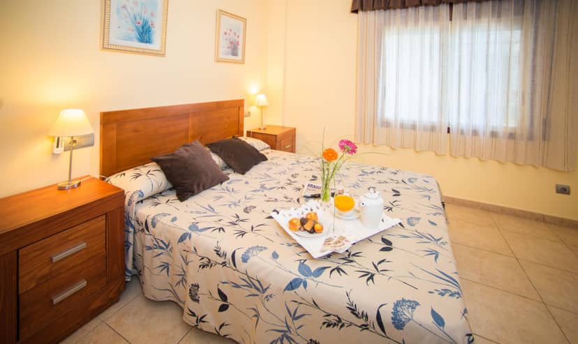 Ona Jardines Paraisol — bedroom