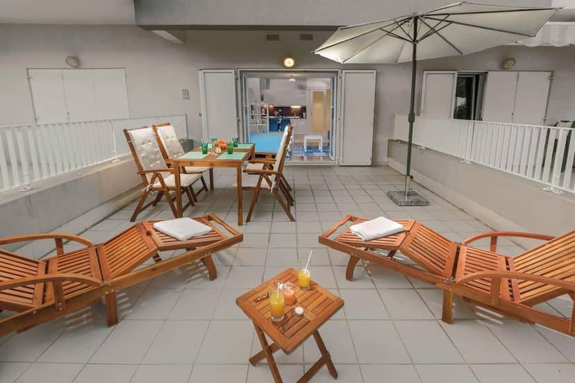 Rovinj Turquoise Studio Apartment — balance & terrace