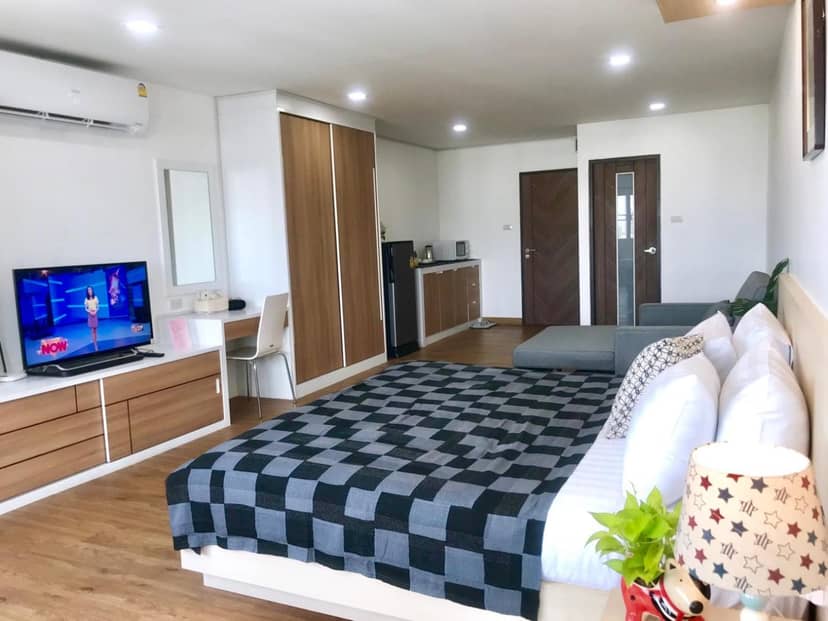 Chill Chill at Nimman — hotel room