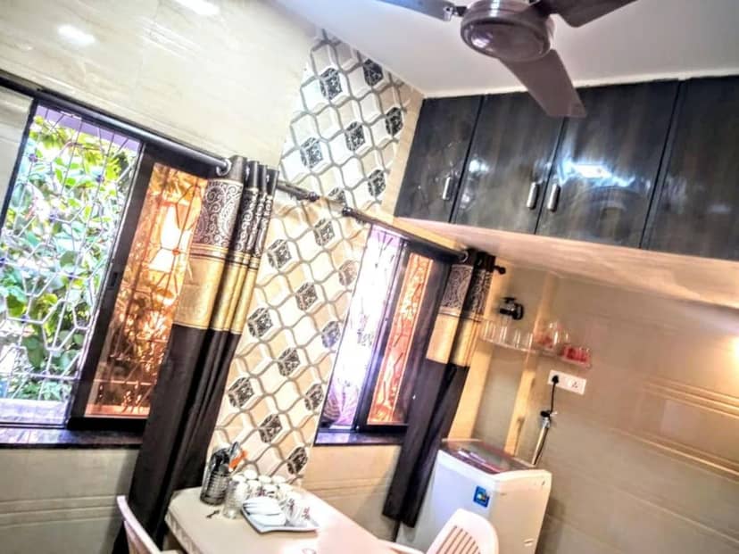 Cozy Furnished Apartment One Block From The Ocean — kitchen
