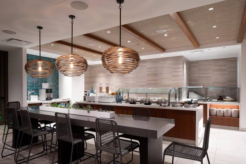 'Alohilani Resort Waikiki Beach — dining