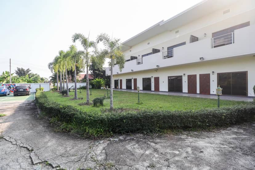 Relax Garden House — building