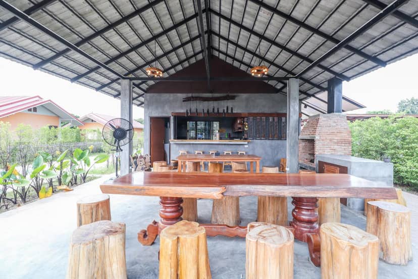 Relax Garden House — dining