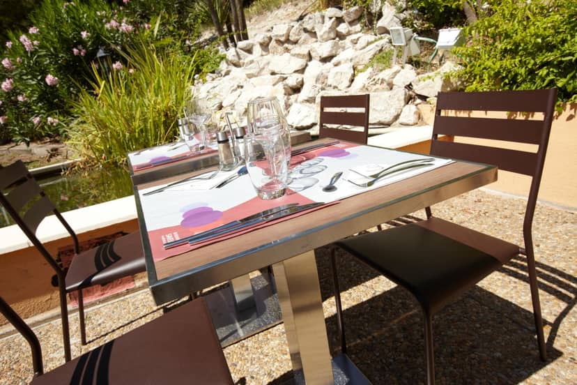 Campanile NATURE - Marseille Saint-Antoine — dining
