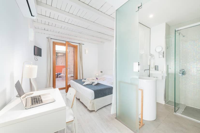 Alcudia Petit - Turismo de Interior — hotel room