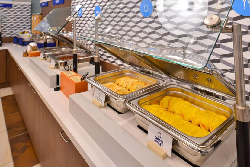 Holiday Inn Express Hotel & Suites Orlando East-UCF Area by IHG