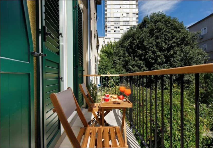 Sailor Boutique Rooms — balance & terrace