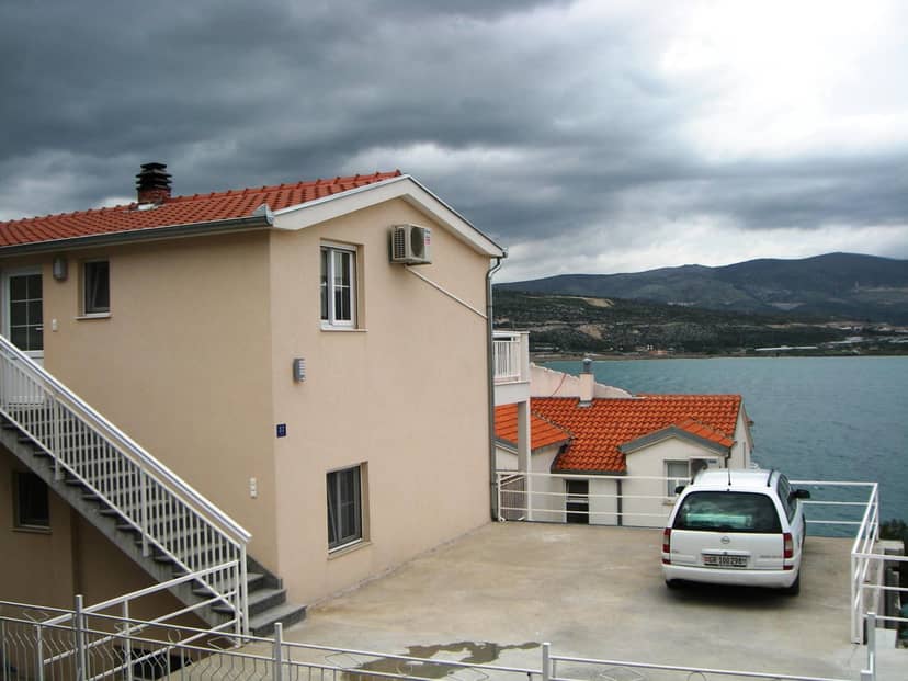Apartments Nena - Trogir — parking