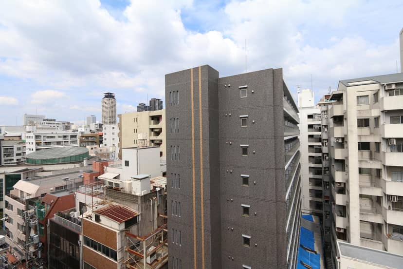 Elizabeth Garden Shinsaibashi — building