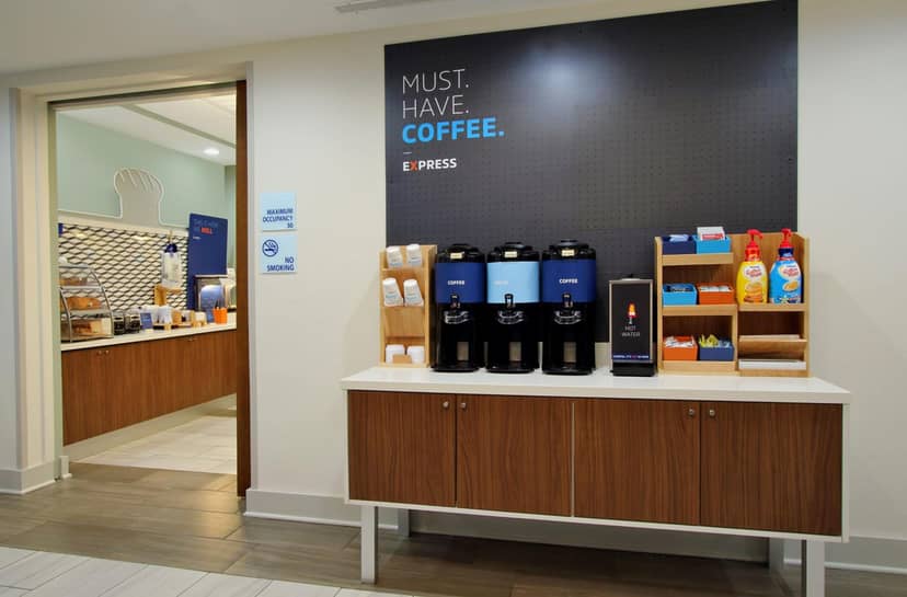 Holiday Inn Express Hotel & Suites Orlando East-UCF Area by IHG