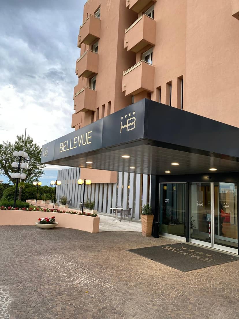 Hotel Bellevue by OasiGroup Hotels — building
