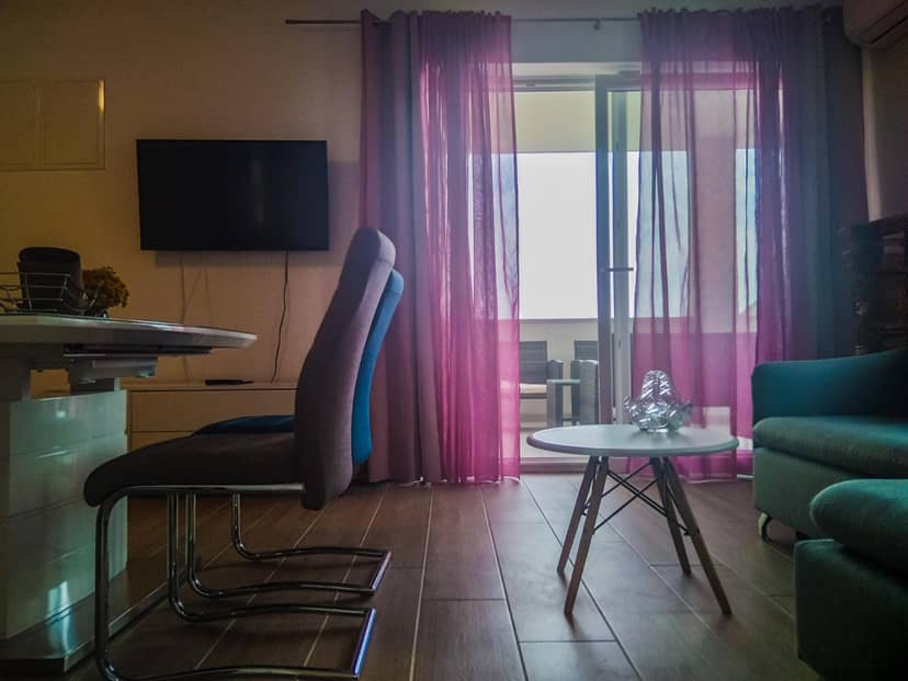 Strawberry — hotel room