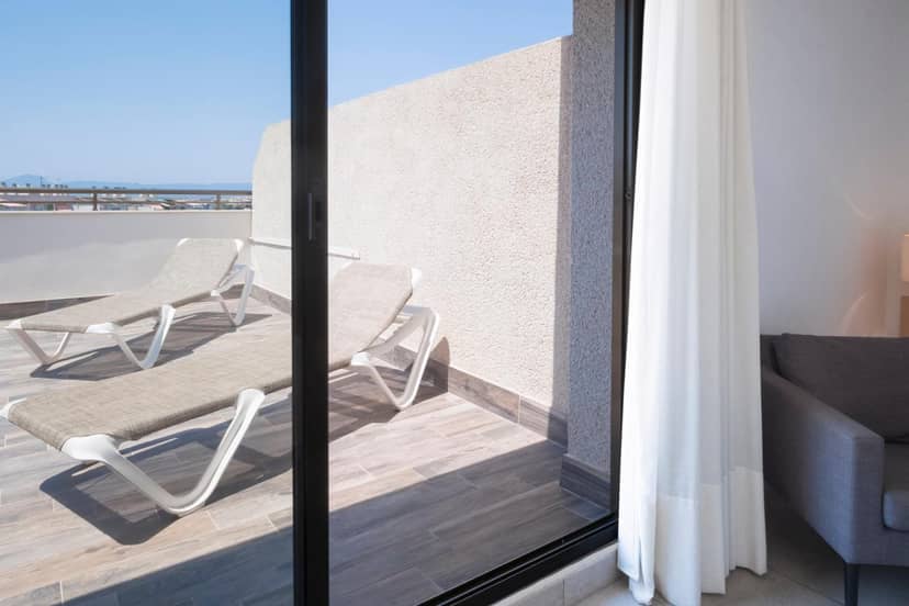 Apartaments Cye Salou — balance & terrace