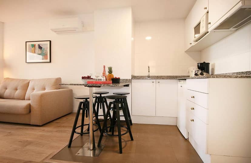Apartamentos Venecia — kitchen