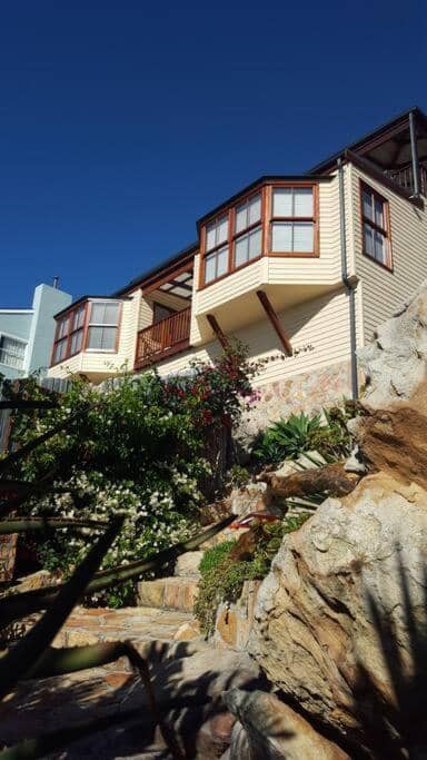 18 Steps - Seaside Cottage with breathtaking views — building