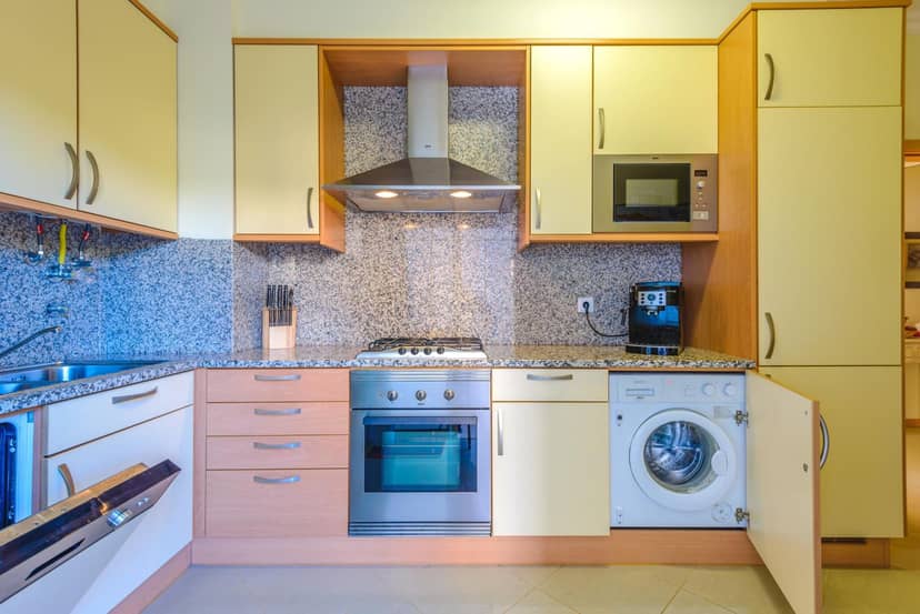 BnB Homes Ocean view Apartment with huge sunny Terrace, 2 Swimming pools & Tennis court