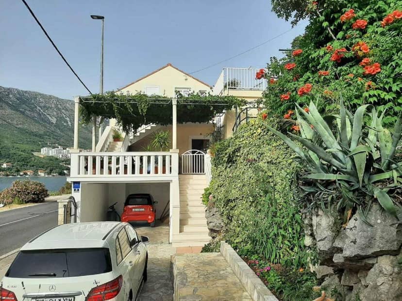 Cetinic Apartment — building