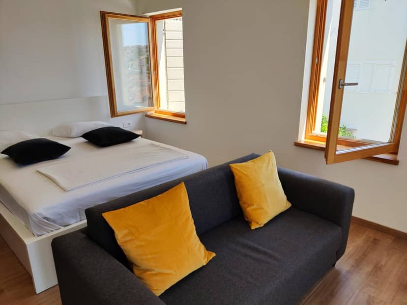 Brand new apt W balcony & perfect seaview at center — bedroom