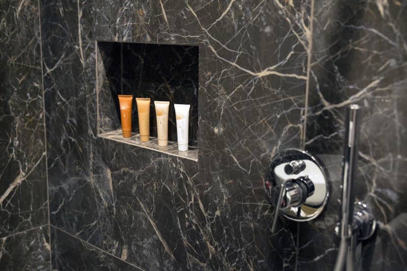 Unicum Roma Suites — bathroom