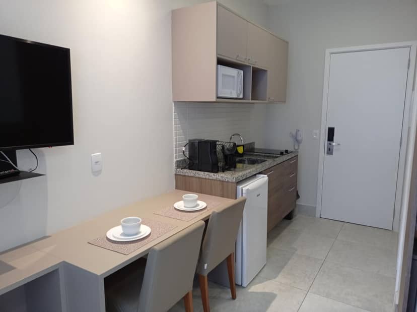 Estudios Ótima localização — kitchen