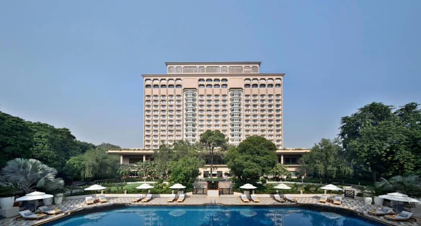 Taj Mahal, New Delhi — building