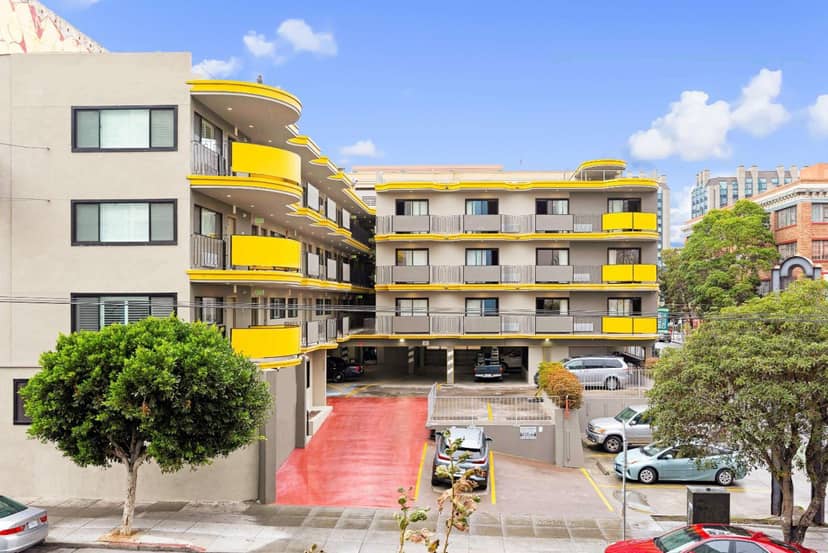 Best Western Red Coach Inn — building