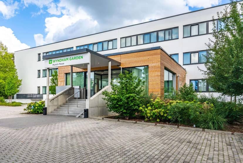 Wyndham Garden Munich Messe — building