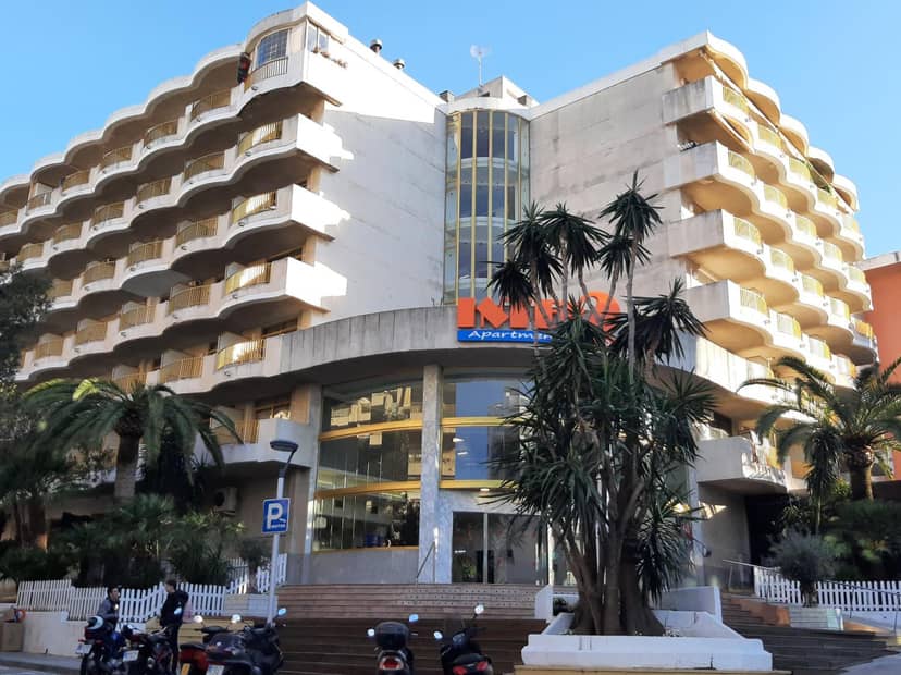 Internacional 2 SALOU — building