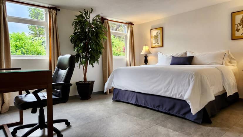 Casa Tamayo — hotel room