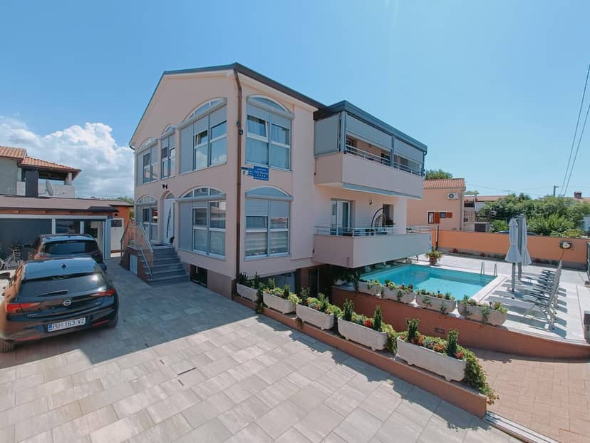 Villa Slavica — building