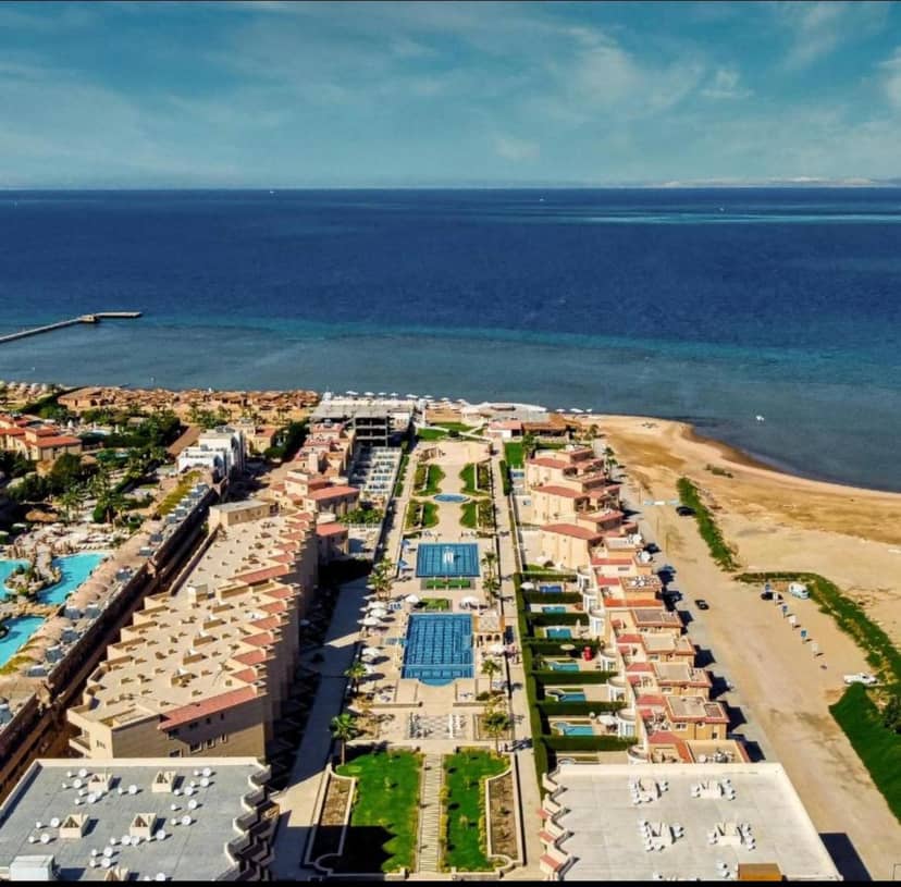 SELENA BAY RESORT WITH PRIVATE BEACH,SEA VIEw — building