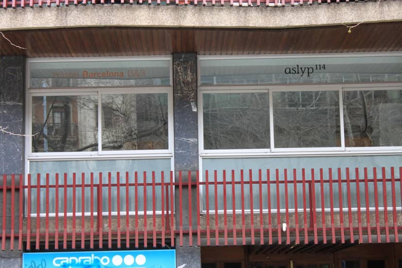 Hostal Aslyp 114 — building