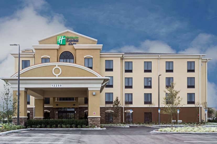 Holiday Inn Express Hotel & Suites Orlando East-UCF Area by IHG — building