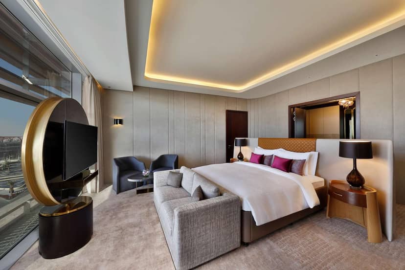 AlRayyan Hotel Doha, Curio Collection by Hilton