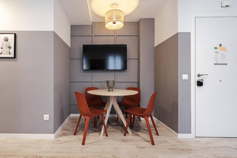 MAD Apartments by Olala Homes — hotel room