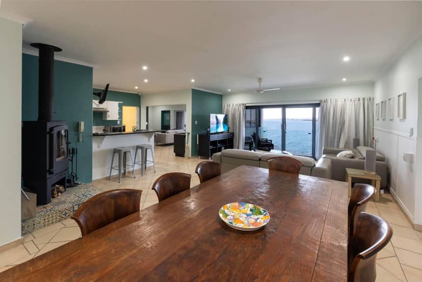 'Ocean Views', Modern, Spacious Home, 3 En-suite Bedrooms